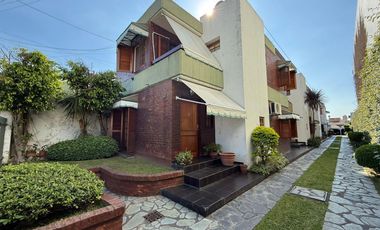 PH EN TAPIALES CON COCHERA EXCELENTE ESTADO