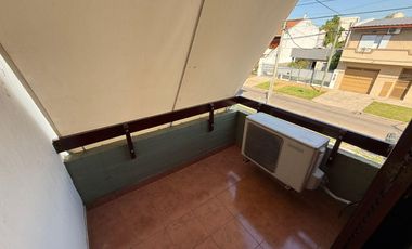 PH EN TAPIALES CON COCHERA EXCELENTE ESTADO