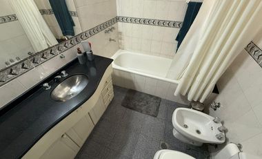 PH EN TAPIALES CON COCHERA EXCELENTE ESTADO