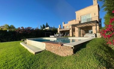 Alquiler Anual Casa 6 Amb amoblada a La Laguna Barrio  Santa Catalina Villanueva