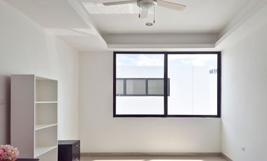 CASA EN RENTA MERIDA, CHOLUL, PRIVADA HACIENDA CHOLUL, DISPONIBLE.