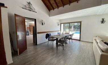 Casa en venta - 4 Dormitorios 4 Baños - Cochera - 2.750Mts2 - Pilar