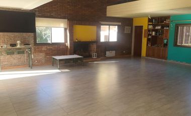 Casa en venta - 4 Dormitorios 4 Baños - Cochera - 2.750Mts2 - Pilar