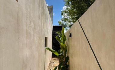 CASA EN VENTA MERIDA, CONKAL, PRIVADA YAXLUM, CASA TUUK 1 PLANTA, LISTA.