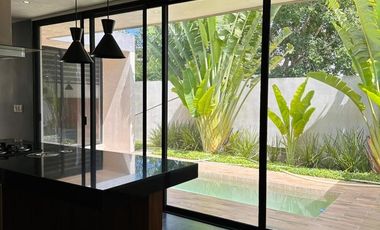 CASA EN VENTA MERIDA, CONKAL, PRIVADA YAXLUM, CASA TUUK 1 PLANTA, LISTA.