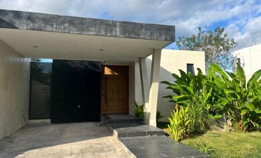 CASA EN VENTA MERIDA, CONKAL, PRIVADA YAXLUM, CASA TUUK 1 PLANTA, LISTA.