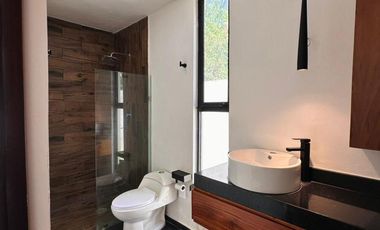 CASA EN VENTA MERIDA, CONKAL, PRIVADA YAXLUM, CASA TUUK 1 PLANTA, LISTA.