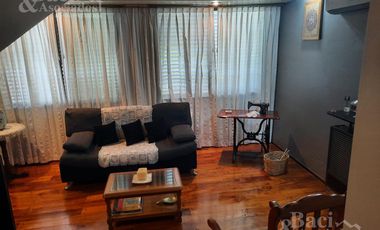 OPORTUNIDAD!! EXCELENTE CHALET EN ZONA RESIDENCIAL Y PREFERENCIAL DE MONTE GRANDE.