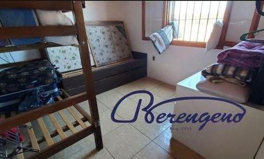 Galpon con vivienda de 3 ambientes en Primero de Mayo y Alvarado