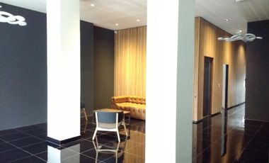 Departamento 3 ambientes edificio nuevo. Cochera. Piso Alto. Piscina, SUM