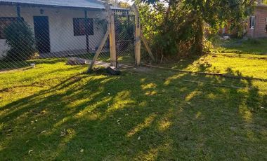 Casa en venta - 4 Dormitorios 2 Baños - Cochera - 489Mts2 - Ángel Etcheverry, La Plata