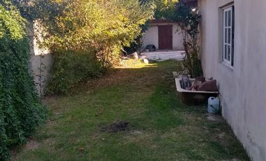 Casa en venta - 4 Dormitorios 2 Baños - Cochera - 489Mts2 - Ángel Etcheverry, La Plata