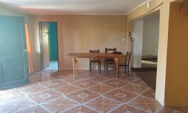 Casa en venta - 4 Dormitorios 2 Baños - Cochera - 489Mts2 - Ángel Etcheverry, La Plata