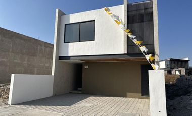 Renta Casa Nueve en Zakia