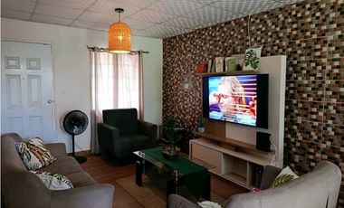 VENTA DE CASA EN DAVID CERCADA Y CON PORTON ELECTRICO