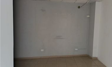 BETANIA / 125M / LOCAL CON DIVISIONES / 3 PARKING / SOBRE VIA / VACIO