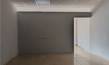 BETANIA / 125M / LOCAL CON DIVISIONES / 3 PARKING / SOBRE VIA / VACIO