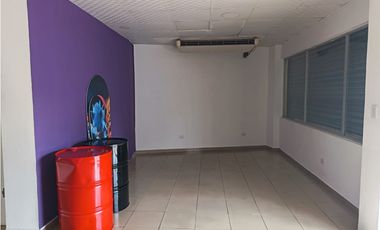 BETANIA / 125M / LOCAL CON DIVISIONES / 3 PARKING / SOBRE VIA / VACIO