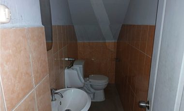 BETANIA / 125M / LOCAL CON DIVISIONES / 3 PARKING / SOBRE VIA / VACIO