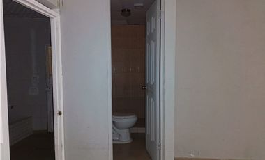 BETANIA / 125M / LOCAL CON DIVISIONES / 3 PARKING / SOBRE VIA / VACIO