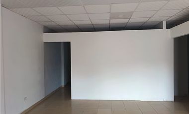 BETANIA / 125M / LOCAL CON DIVISIONES / 3 PARKING / SOBRE VIA / VACIO