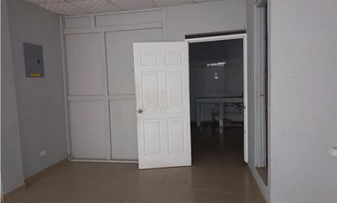 BETANIA / 125M / LOCAL CON DIVISIONES / 3 PARKING / SOBRE VIA / VACIO