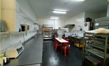 VENDO MONTAJE DE PANADERIA