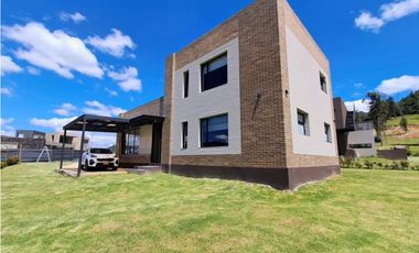 CASA EN VENTA EN SOPO