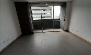 Inmueble con amplios espacios e iluminación en Guayabal