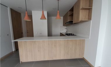 Inmueble con amplios espacios e iluminación en Guayabal