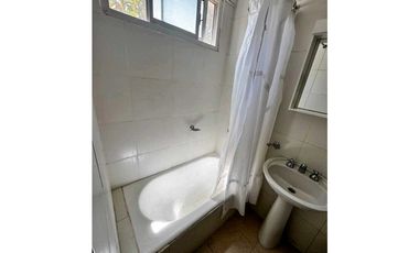 Calle 56 entre 9 y 10 - Departamento en Venta