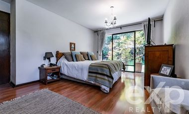 Casa en Venta en Av. La Dehesa con Bernardo Larraín