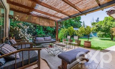 Casa en Venta en Av. La Dehesa con Bernardo Larraín