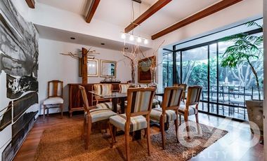 Casa en Venta en Av. La Dehesa con Bernardo Larraín