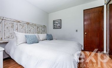 Casa en Venta en Av. La Dehesa con Bernardo Larraín