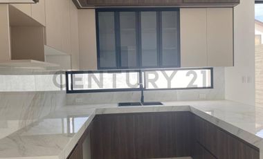 Elegante casa en venta en Isla Celeste, Etapa Babor. J.Mar