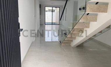 Elegante casa en venta en Isla Celeste, Etapa Babor. J.Mar