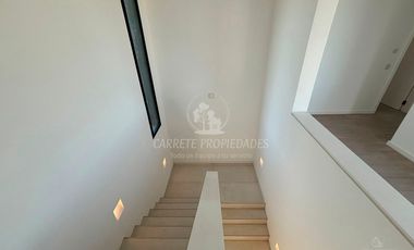Espectacular Casa de Diseño en Área 5, Barrio San Sebastián. No te la Pierdas!!