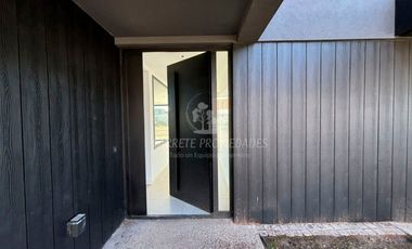 Espectacular Casa de Diseño en Área 5, Barrio San Sebastián. No te la Pierdas!!
