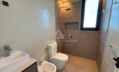 Espectacular Casa de Diseño en Área 5, Barrio San Sebastián. No te la Pierdas!!