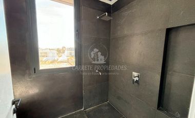 Espectacular Casa de Diseño en Área 5, Barrio San Sebastián. No te la Pierdas!!