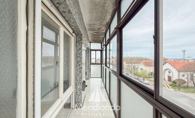 Depto 2 amb. al frente con balcón en Juan B Justo y Buenos Aires