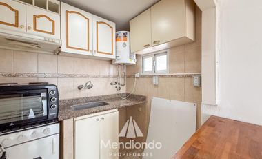 Depto 2 amb. al frente con balcón en Juan B Justo y Buenos Aires