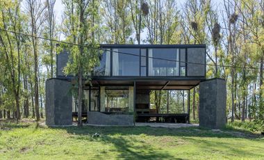 VENTA - CASA 3 DORMITORIOS, PATIO VERDE Y PISCINA. BARRIO CERRADO CAMPO TIMBO.