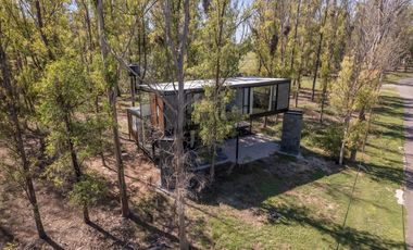 VENTA - CASA 3 DORMITORIOS, PATIO VERDE Y PISCINA. BARRIO CERRADO CAMPO TIMBO.