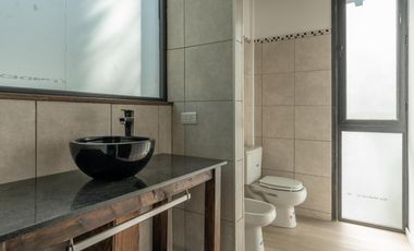 VENTA - CASA 3 DORMITORIOS, PATIO VERDE Y PISCINA. BARRIO CERRADO CAMPO TIMBO.