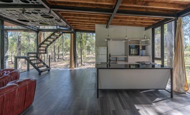 VENTA - CASA 3 DORMITORIOS, PATIO VERDE Y PISCINA. BARRIO CERRADO CAMPO TIMBO.