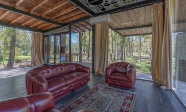 VENTA - CASA 3 DORMITORIOS, PATIO VERDE Y PISCINA. BARRIO CERRADO CAMPO TIMBO.