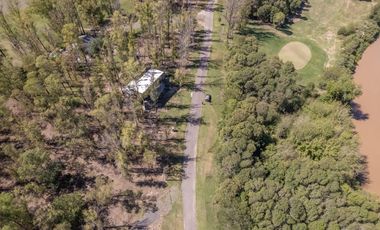 VENTA - CASA 3 DORMITORIOS, PATIO VERDE Y PISCINA. BARRIO CERRADO CAMPO TIMBO.