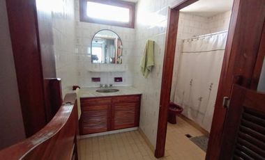 Casa en venta - 4 Dormitorios 3 Baños - Cochera - 250Mts2 - Balcarce